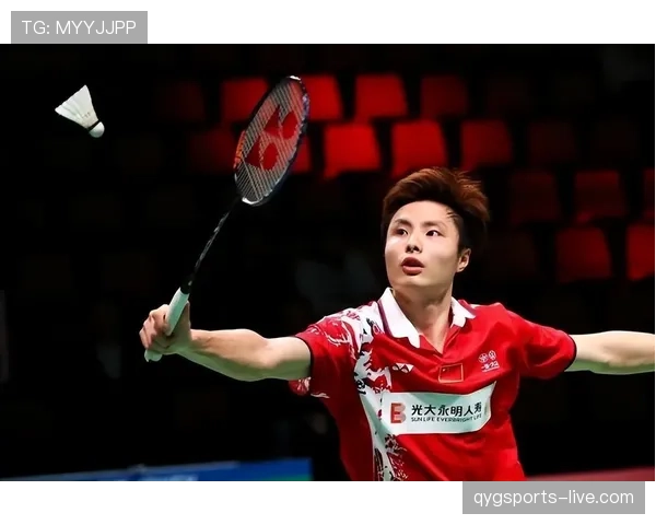 石宇奇训练完直接拎着爱马仕去吃夜宵？