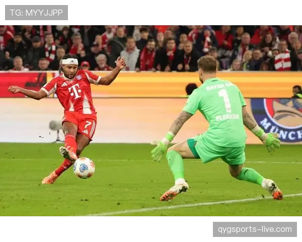 格纳布里连续高位突破完成关键传球，助力拜仁调整边路进攻节奏