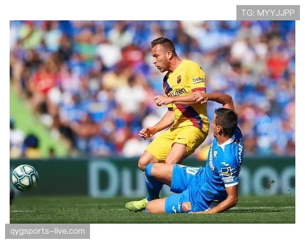 罗德里与巴尔韦德的动力型中场角色对比与适配差异